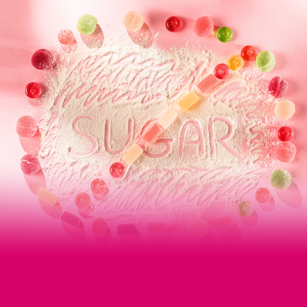 Zucker, heute ein fester Bestandteil fast jeder industriell hergestellter Nahrung. Er versteckt sich hinter vielen Namen, wie zum Beispiel Glukosesirup, Fruktose oder Malzextrakt- und macht uns langsam aber sicher abhängig. Schnell erreichen wir weitaus mehr als die von der WHO empfohlenen 50g täglich- Übrigens auch ohne Süßigkeiten, sondern nur mit dem zugesetzten Zucker.
Doch was passiert, wenn du dich entscheidest, komplett auf Zucker zu verzichten?
Die Antwort: Es wird dein Leben verändern!